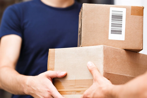 Equipe analisando pesquisa NPS e feedback de clientes para NPS transacional x relacional: quando usar cada tipo de pesquisa