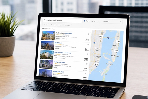 Customer leaving a Google review in a reputation strategy for Relevance, distance and prominence: the 3 pillars of local Google ranking
