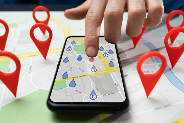 Empresa local melhorando presença no Google Maps e SEO local em SEO local: como avaliações ajudam empresas a serem encontradas
